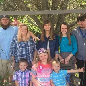 Meet your Posher, Melissa